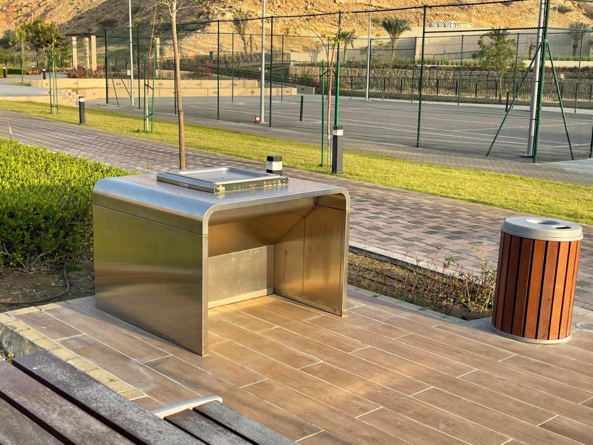 Stylish Apartment With A Jacuzzi Mascate Exterior foto